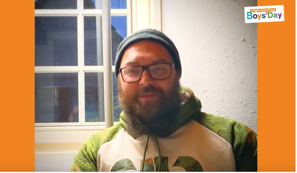 Screenshot vom Video mit dem Erzieher Felix