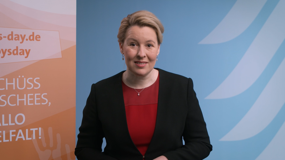 Screenshot Videobotschaft Bundesjugendministerin Giffey