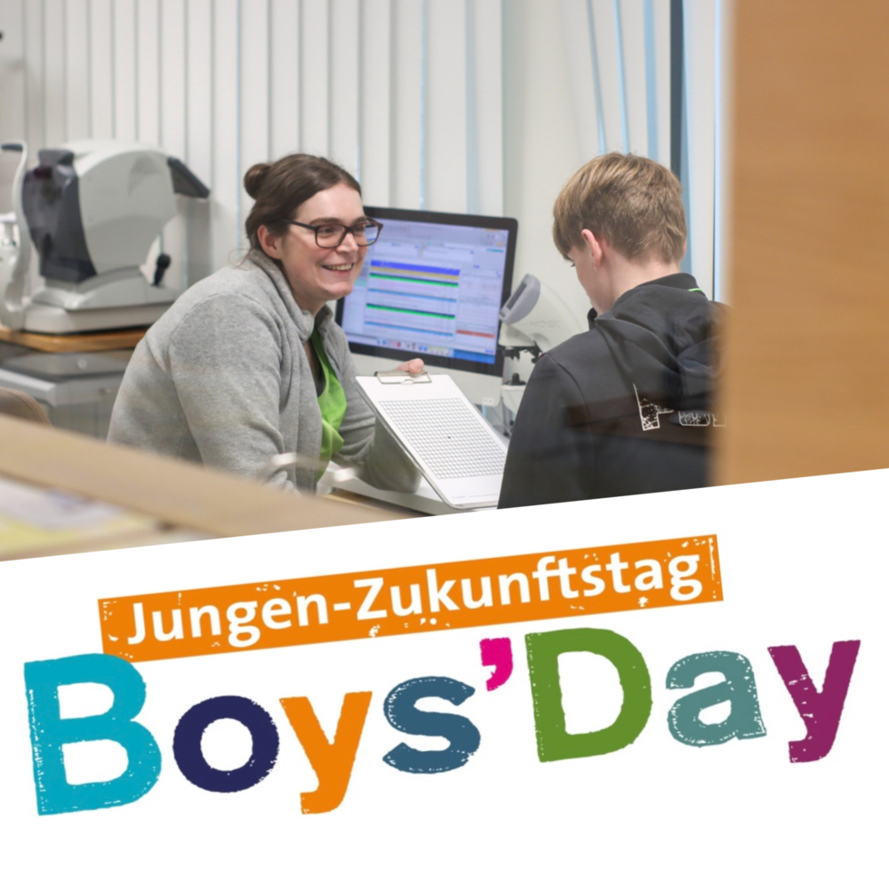 Boys'Day-Teilnehmer in Augenarztpraxis mit Boys'Day-Logo